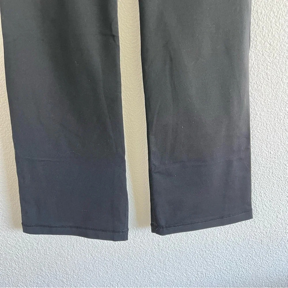 Gap Fit Gflex Womens Crop Black with Neon Light Blue - Picture 3 of 11